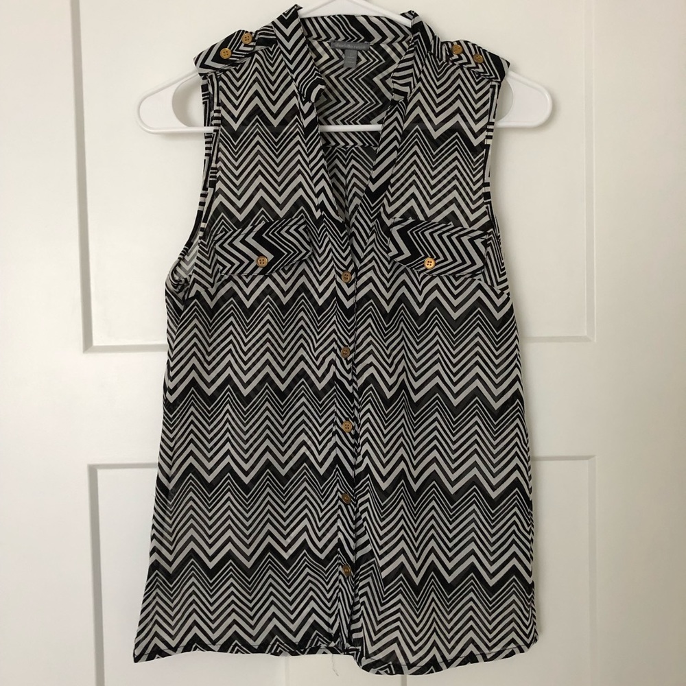 Charlotte Russe Sleeveless Black&White Top- Small